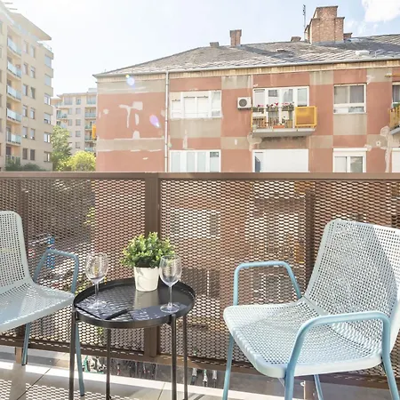 Apartman - Balcony - Modern - Brand New *