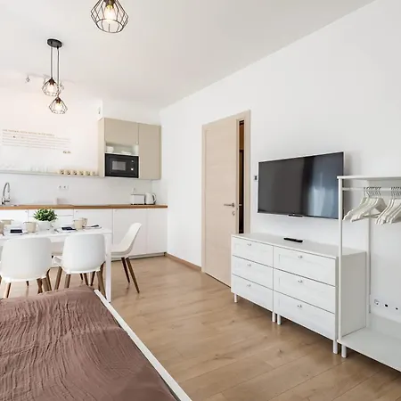 Apartman - Balcony - Modern - Brand New *