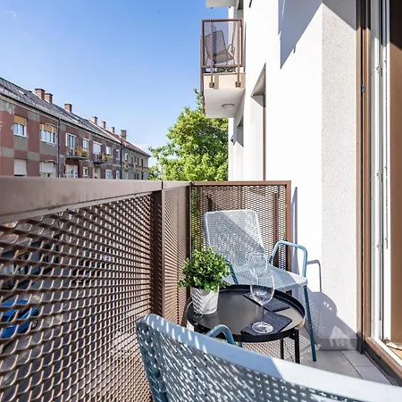 - Balcony - Modern - Brand New *