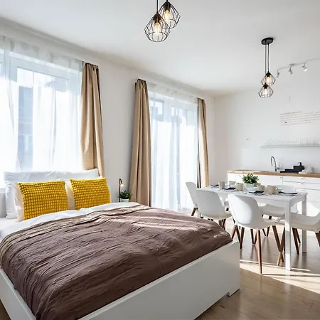 - Balcony - Modern - Brand New بودابست